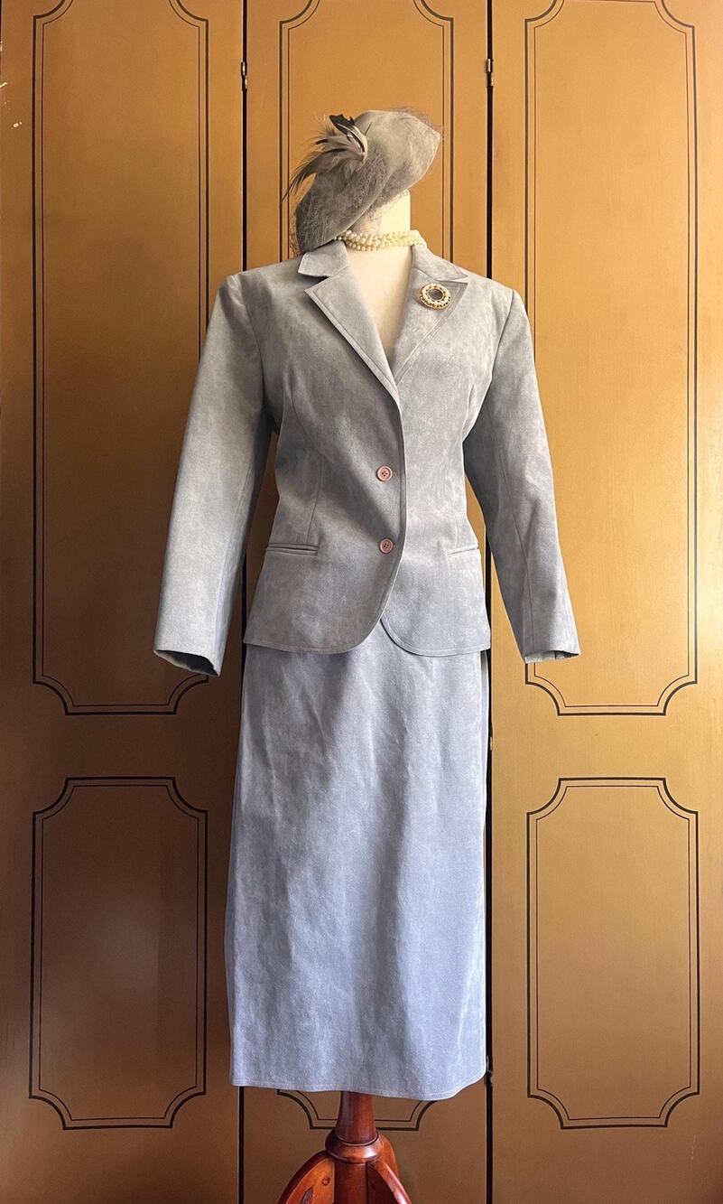 Vintage skirt suit in dove grey Ultrasuede, size 14
